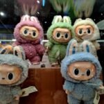 labubu figure pallet